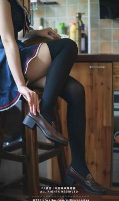 她房间里的云