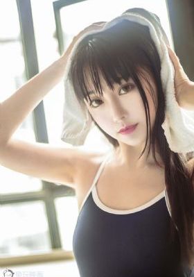 凯茜顺从的女孩