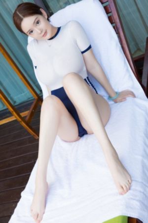 加油站的6个瑞士女孩
