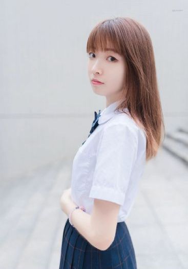 加油站的6个瑞士女孩