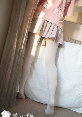 《漂亮的女邻居》在线观看