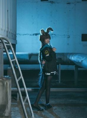 我脱了老师内衣摸她胸的视频软件