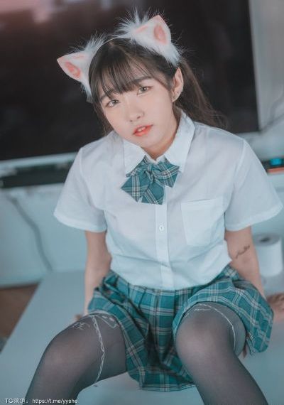 人与野鲁片公交车上